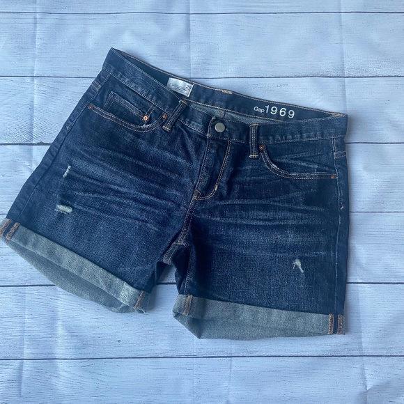 GAP Pants - GAP 1969 Distressed Sexy Boyfriend Jean Denim Short size 6 / 28